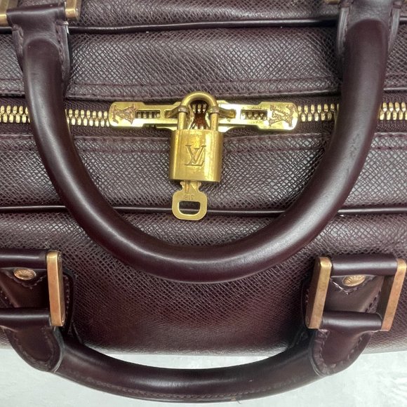 Auc Louis Vuitton Vintage - Taiga Kendall Travek bag - Picture 15 of 17